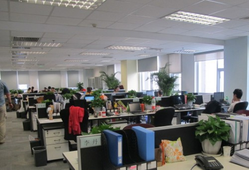 嘉美包裝出資10萬元成立上海華智秒思人工智慧科技有限公司，持股8.88%:人工智慧