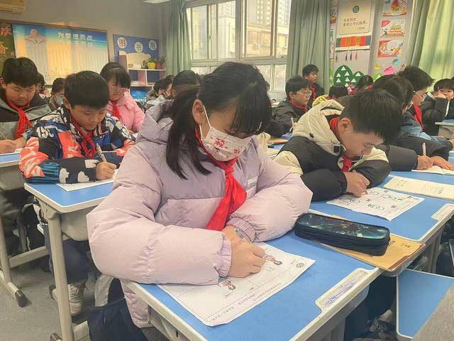 鄭州市管城回族區外國語小學開展心理健康活動