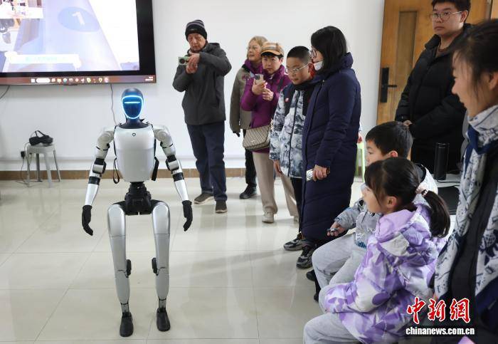 民眾走進南京航空航天大學體驗夢想與科技交匯之旅