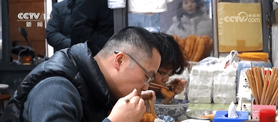 特色小吃串點成線變身“流量密碼” “美食+”延伸文旅消費鏈條