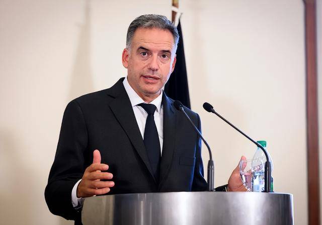 原創烏國領導人率“最大”代表團訪華，中方高規格接待，總統奧爾西收到1份重禮！