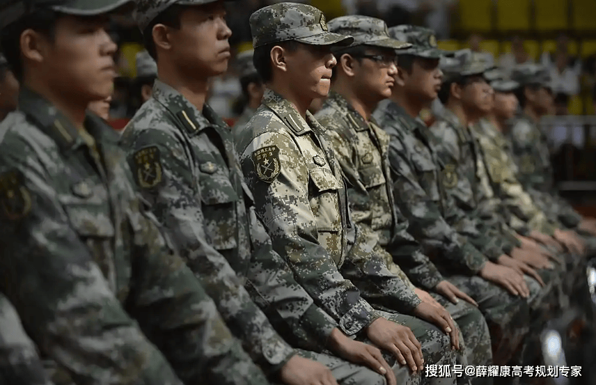 考上大學去當兵還是上完大學去當兵？