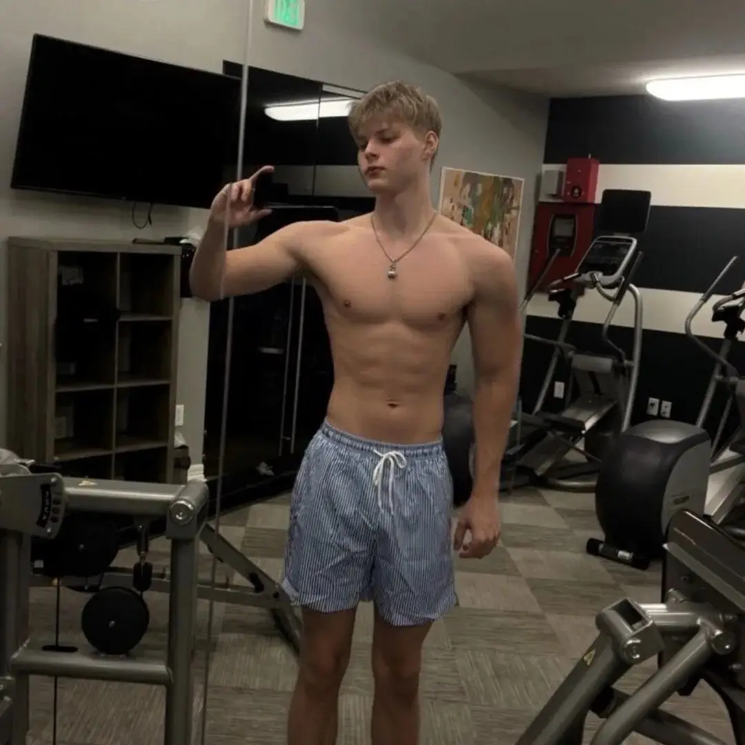 美國小鮮肉網紅因毆打女性被捕