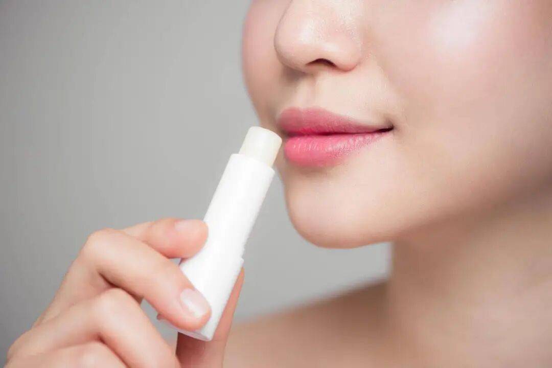 春季嘴唇乾燥、脫皮？教你幾個護唇小妙招，趕緊收藏起來~