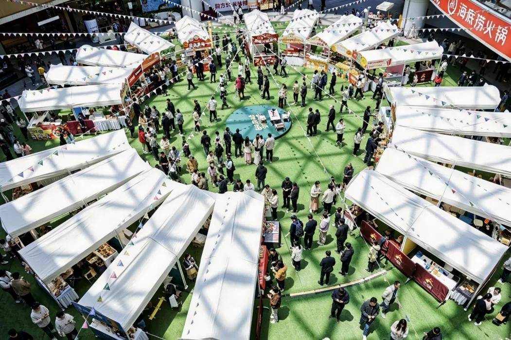 假期不趕路，在長風大悅城用一場美食市集治癒整個春天