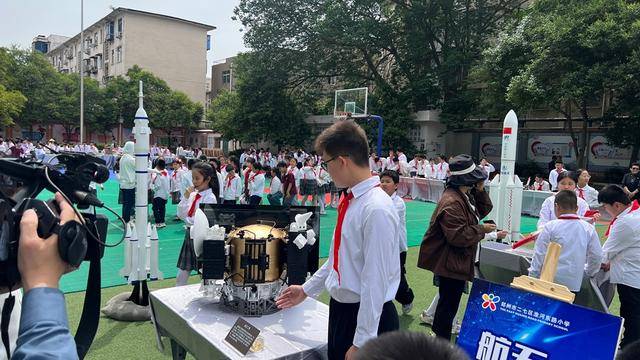 二七區淮河東路小學舉辦2026年科技節暨工程教育成果展