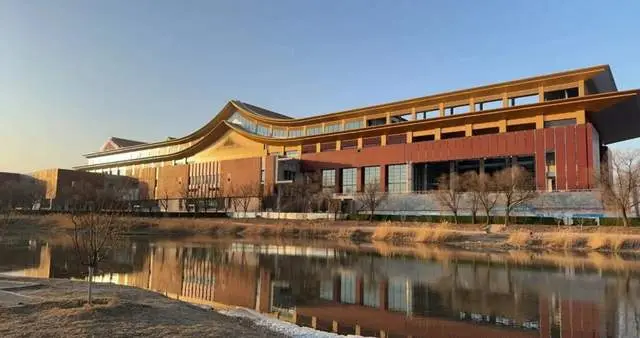原創受中國書法啟發的臺北故宮南院