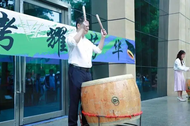 江口縣淮陽中學隆重舉行高三年級成人禮（組圖）
