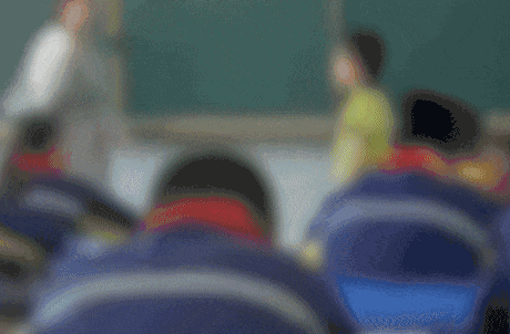 內蒙古一小學老師在課堂掌摑腳踹學生，校方通報：體罰情況屬實，