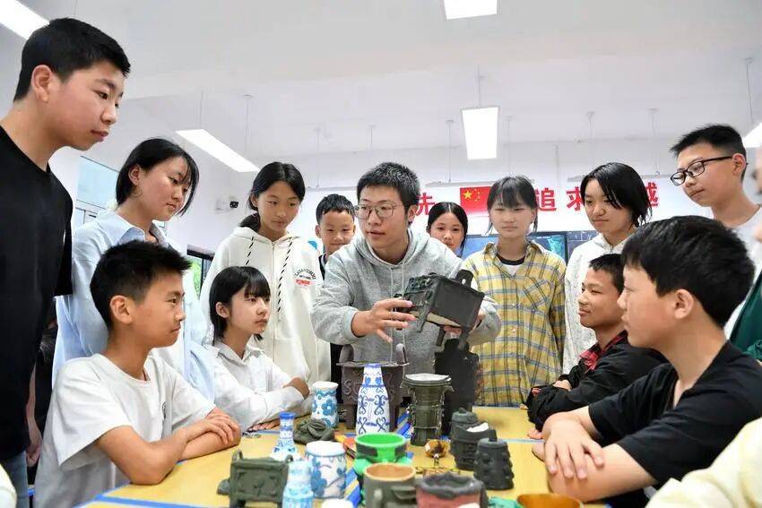 巧手塑古韻，實踐悟歷史！保康縣實驗中學讓歷史課堂“活”起來