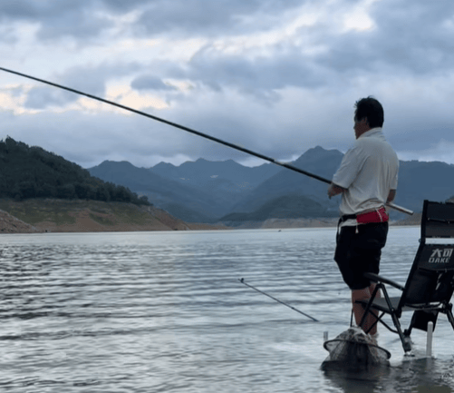原創大學生找知名網紅要魚竿，秒被拉黑？現在大學生這麼喜歡做白嫖黨