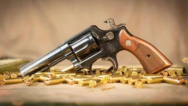 原創近日一條狗開槍打中無辜女性！在美國，狗用槍殺人事件頻發有多離譜？