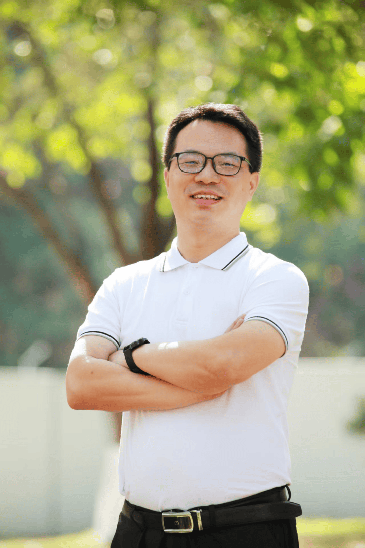 東莞灣區中學袁曉勇：深耕灣區育新苗，以深度教育赴未來｜校長專訪