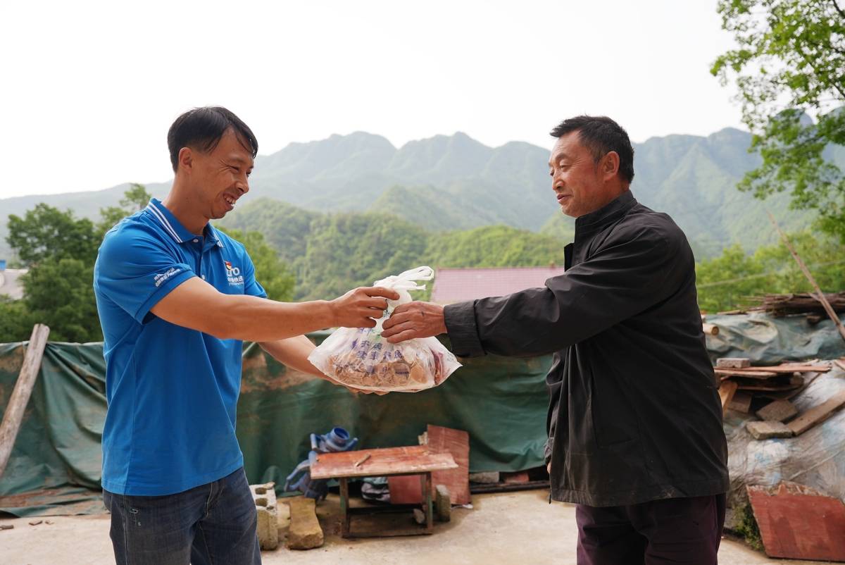大山深處的“擺渡人”，湖北長陽快遞小哥入選全國“十佳快遞員”