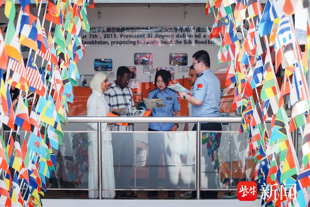 面對面解疑釋惑， 鎮江邊檢赴江蘇大學開展留學生涉外服務調研