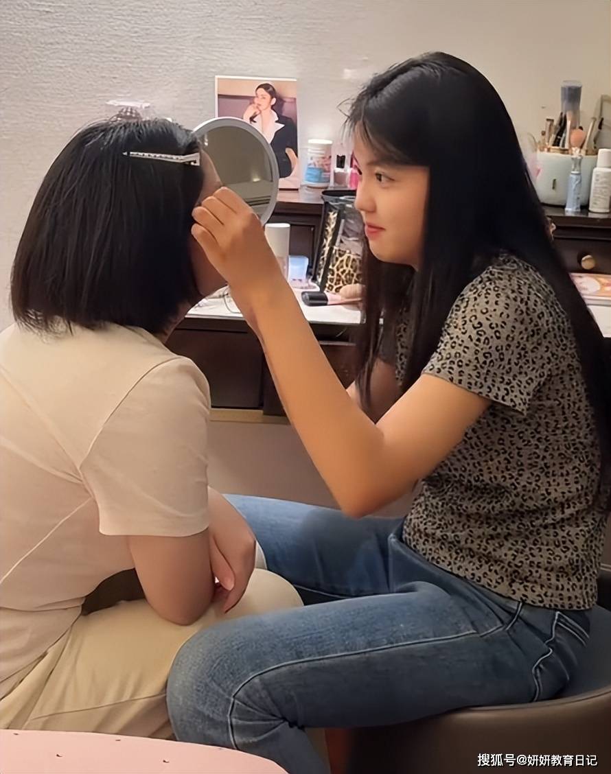 原創“右邊女兒是鴛鴦眼，要小心”，家長曬兩個中學生，詮釋相由心生