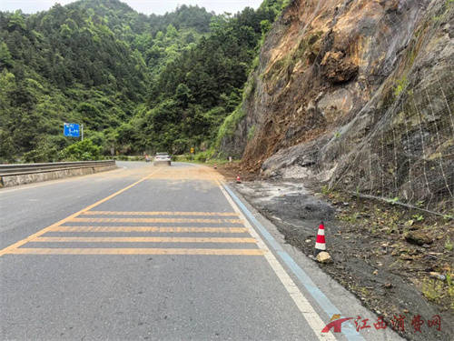 雨季守護不打烊！江西上饒廣信公路中心快速處置G237山體滑坡險情