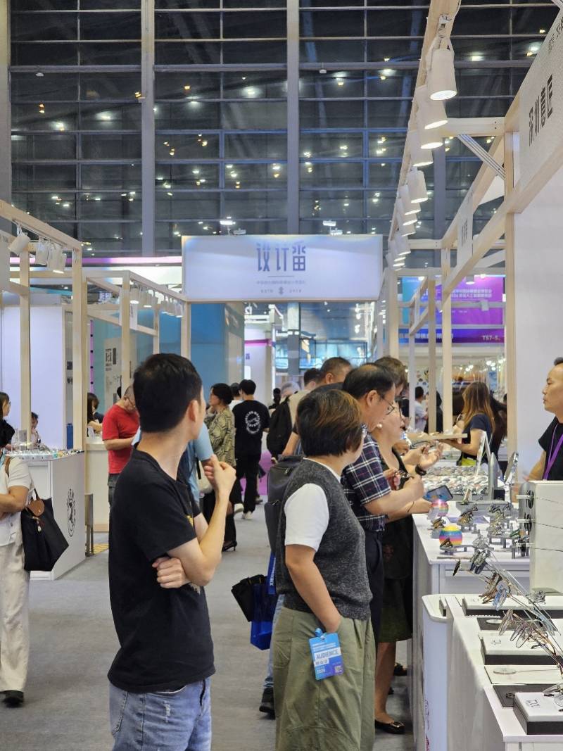 廣貨行天下夏季行動眼鏡專場開啟，有原創設計更有智慧體驗