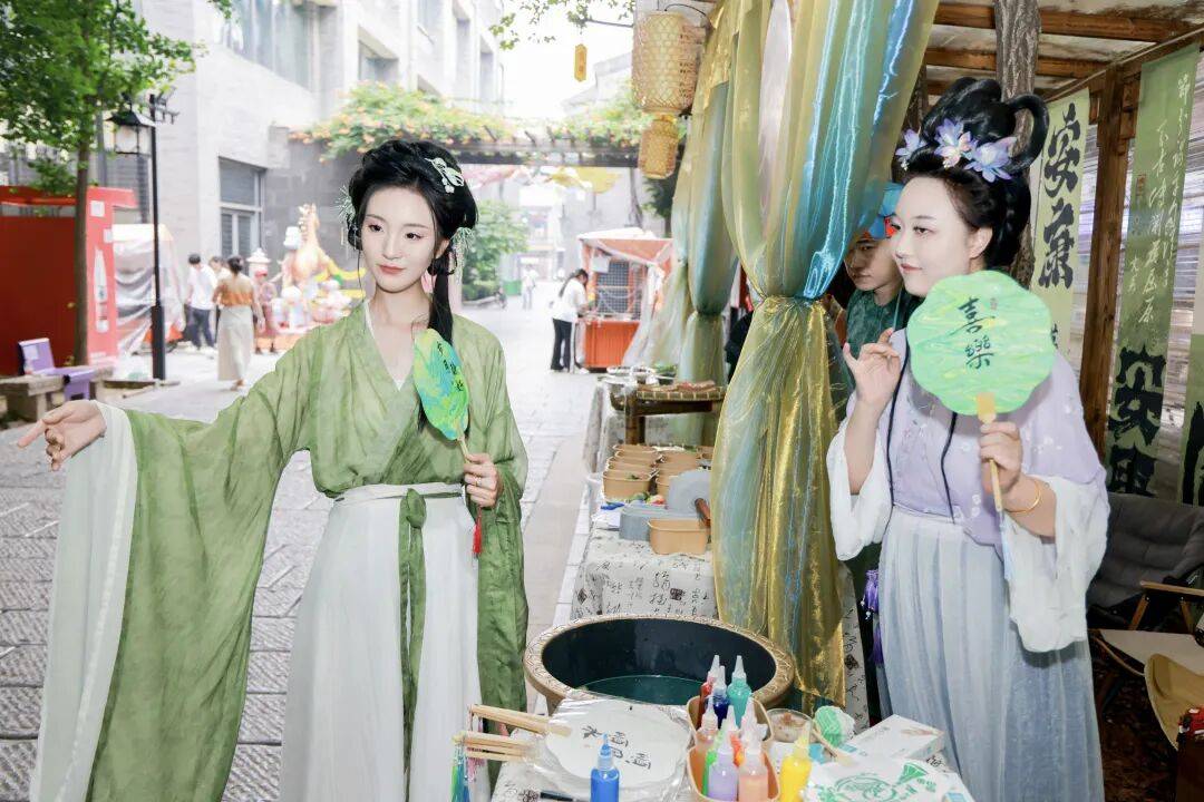 漫遊東城｜國潮場景+美食市集！“前門國風節”太好逛啦→