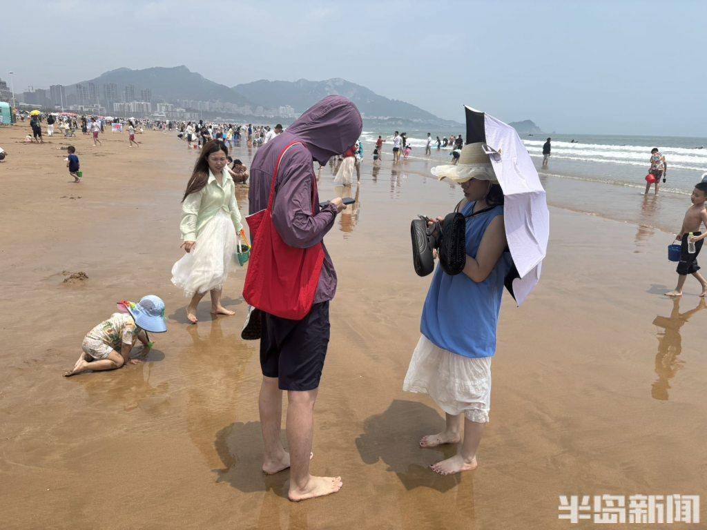 海風、美景、帳篷、美食，石老人沙灘熱鬧非凡