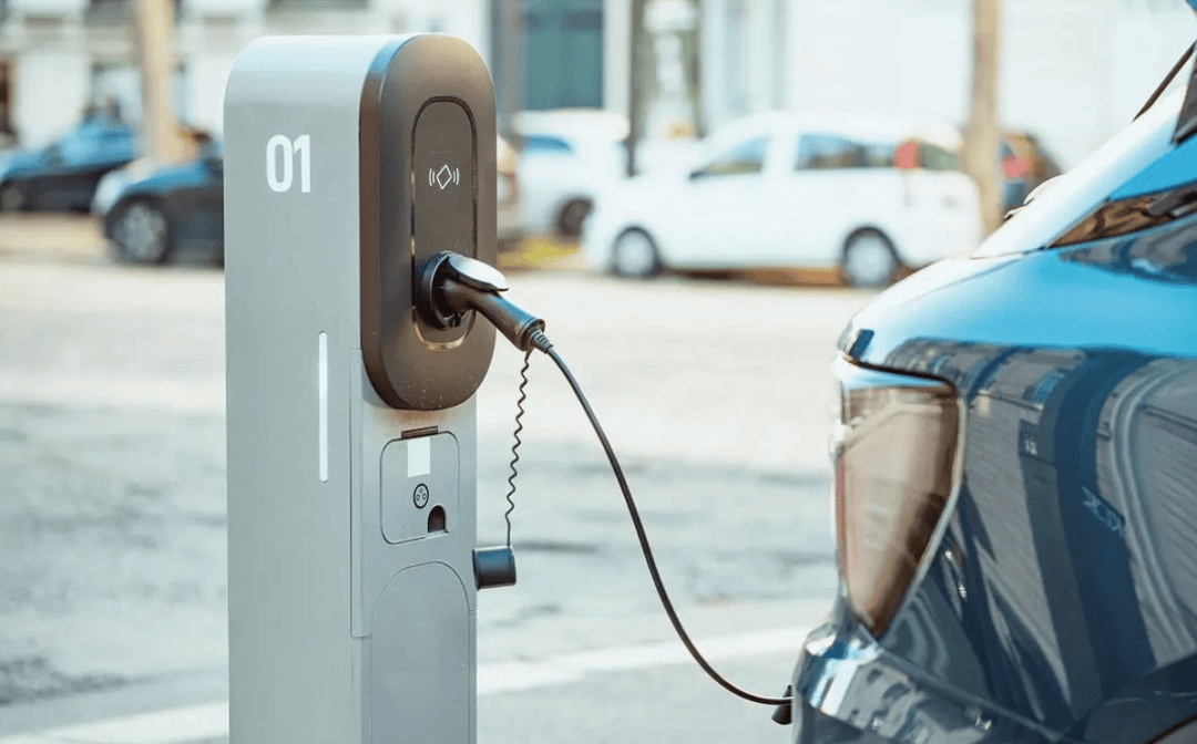 原創小米汽車不玩沙發彩電了，直接上床