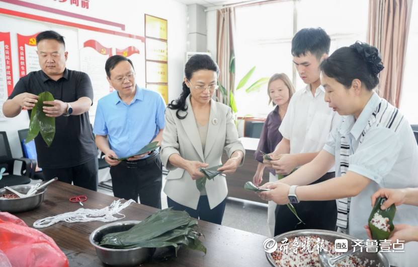菏澤家政職業學院舉辦留學生端午傳統文化體驗活動