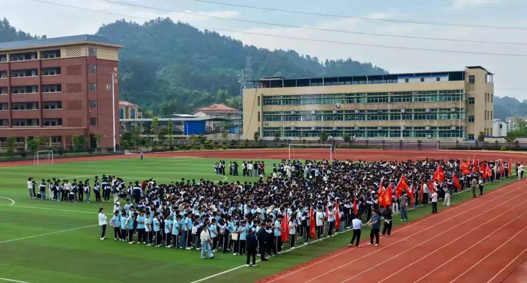 以誠立校，以實育人 資江高階中學用硬核答卷守護教育初心
