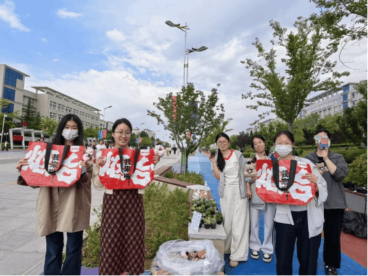 原創山東商務職業學院舉辦“知識傳承，青春續航”畢業季圖書置換活動