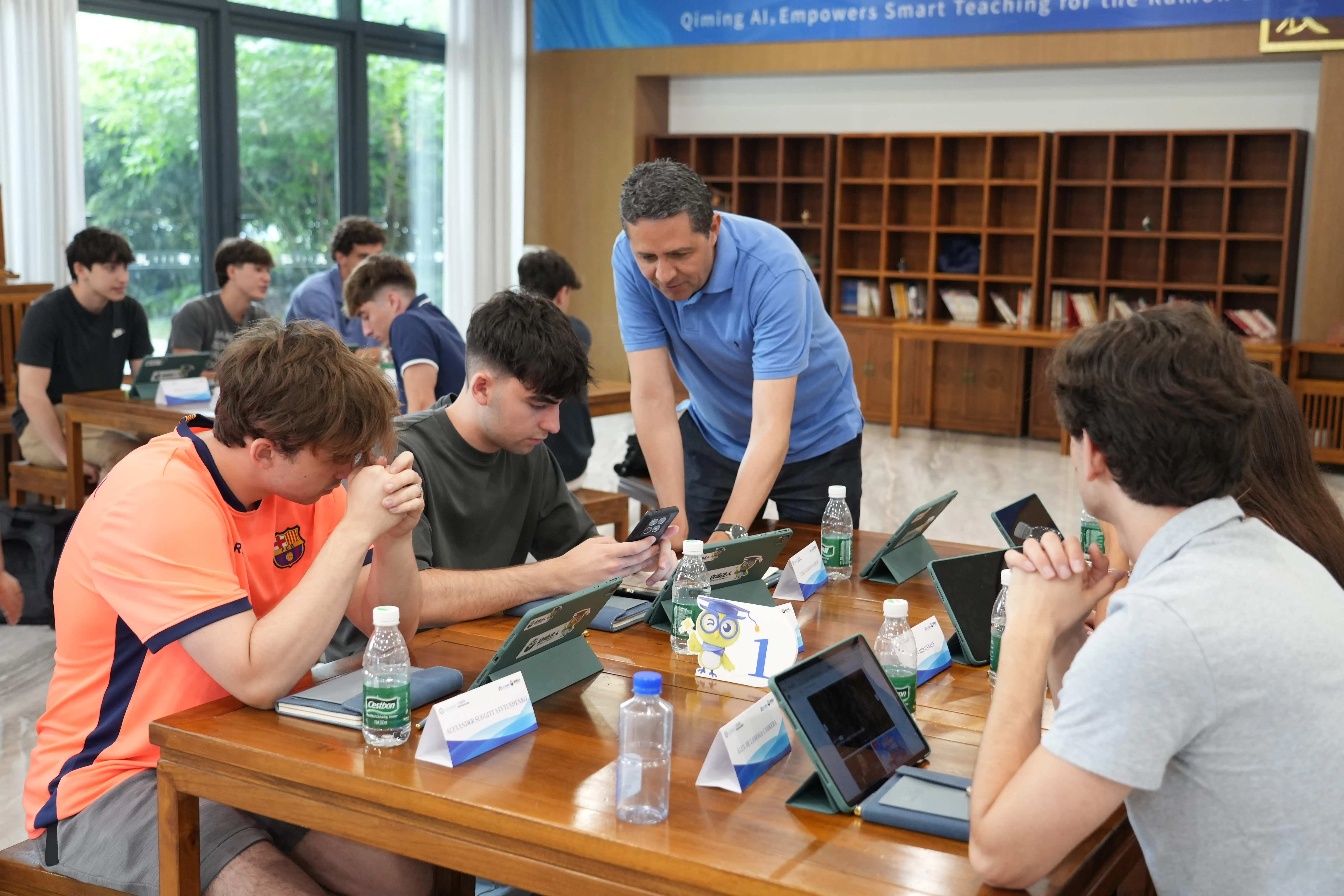 天立國際攜手電子科技大學打造智慧課堂，啟鳴AI教育應用於國際