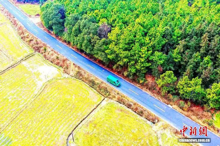 “快遞進村”啟用江西峽江鄉村“銀髮族”網購熱