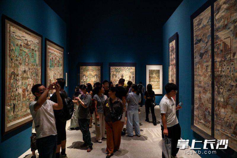 原創敦煌“搬”進長沙 國寶級大展今日亮相湘博：北魏刺繡佛畫等20餘件一級文物集結