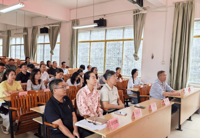 粵桂教育協作再深化 翠園東曉教育集團赴西林捐贈教學物資