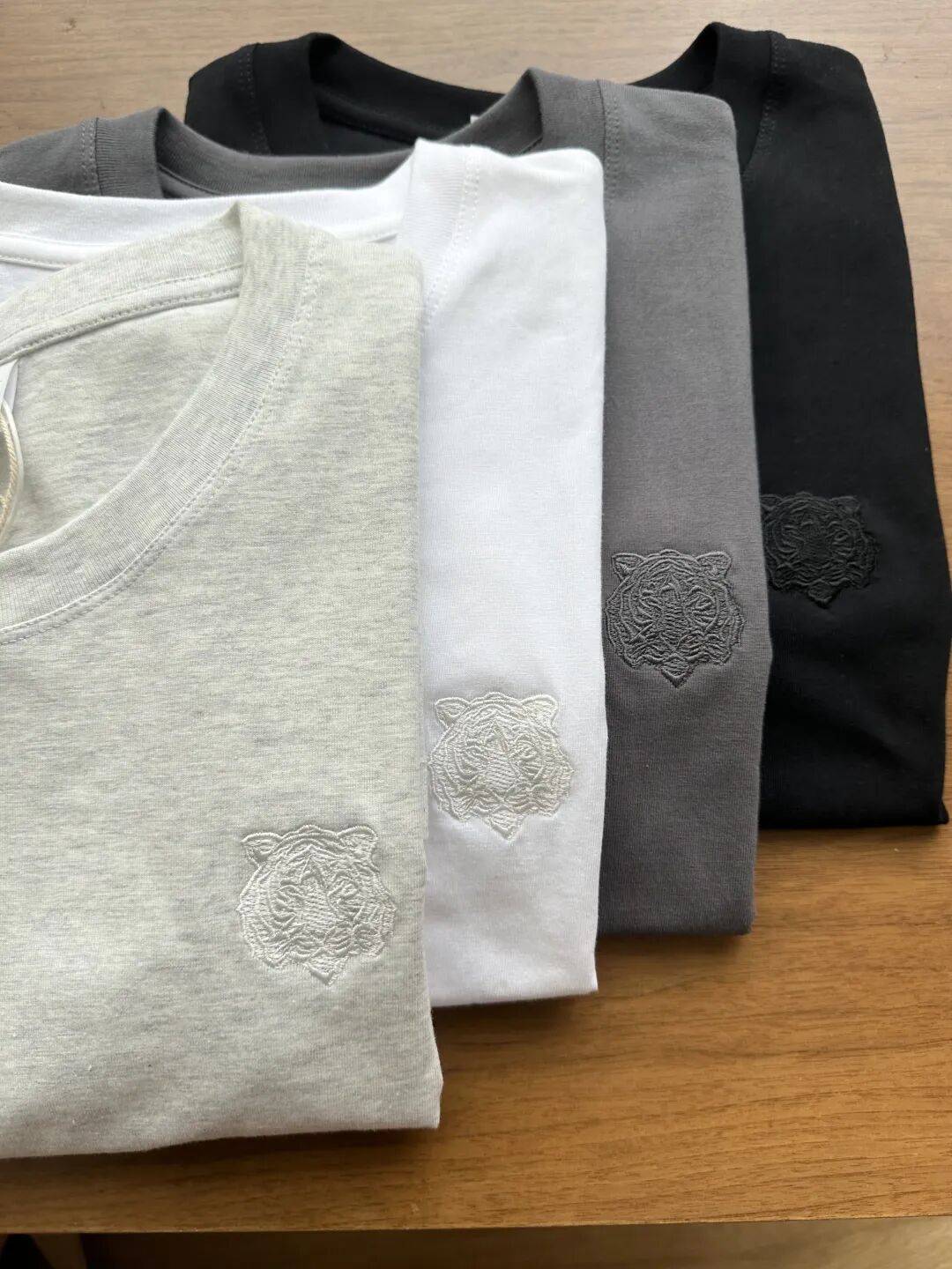 賣一次爆一次！口碑團男士虎頭刺繡背心太頂了！