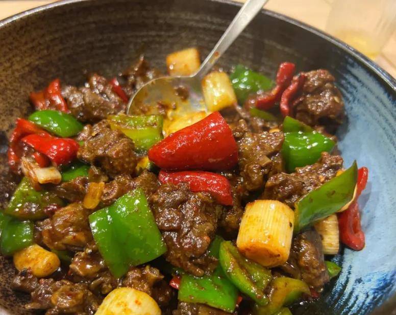 原創逛地壇廟會美食請收下這份攻略，烤腸火爆滷煮欠佳