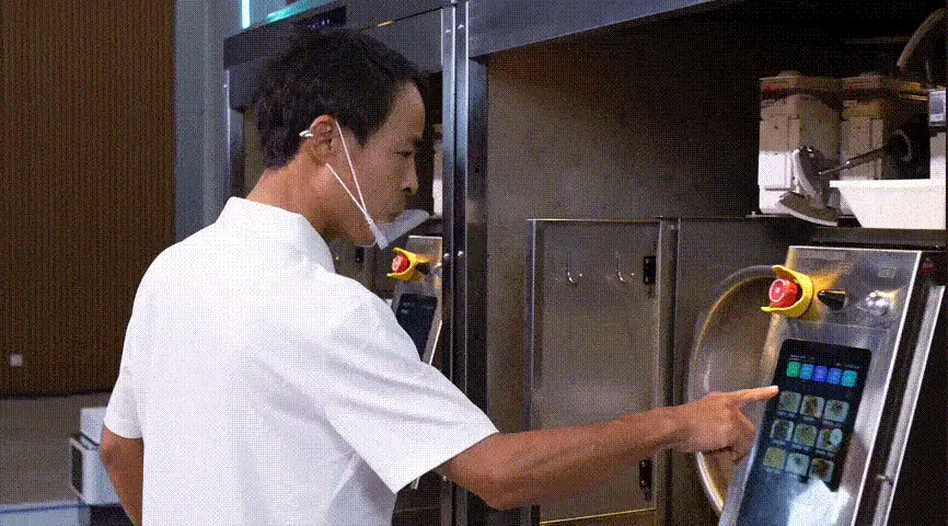 影視颶風Tim看呆！雞排哥2小時做出八大菜系，AI首次長出「大廚大腦」