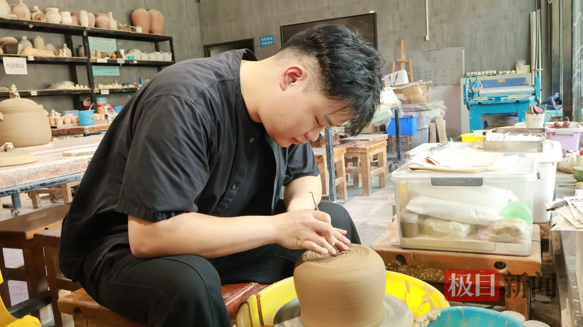 潮探寶藏黃陂③｜鄉野捏泥成詩！00後研究生返鄉玩轉黃陂陶藝
