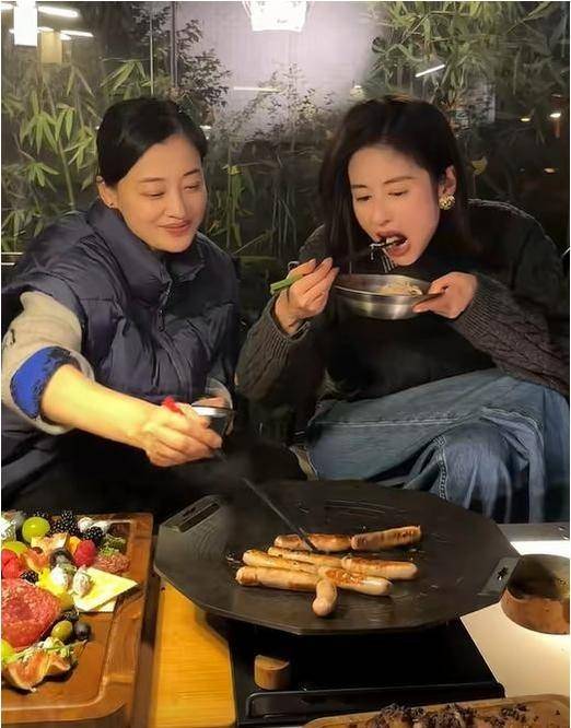 原創51歲梅婷現狀：帶兒子老公赴美旅遊，未見女兒，素顏晨跑無人識
