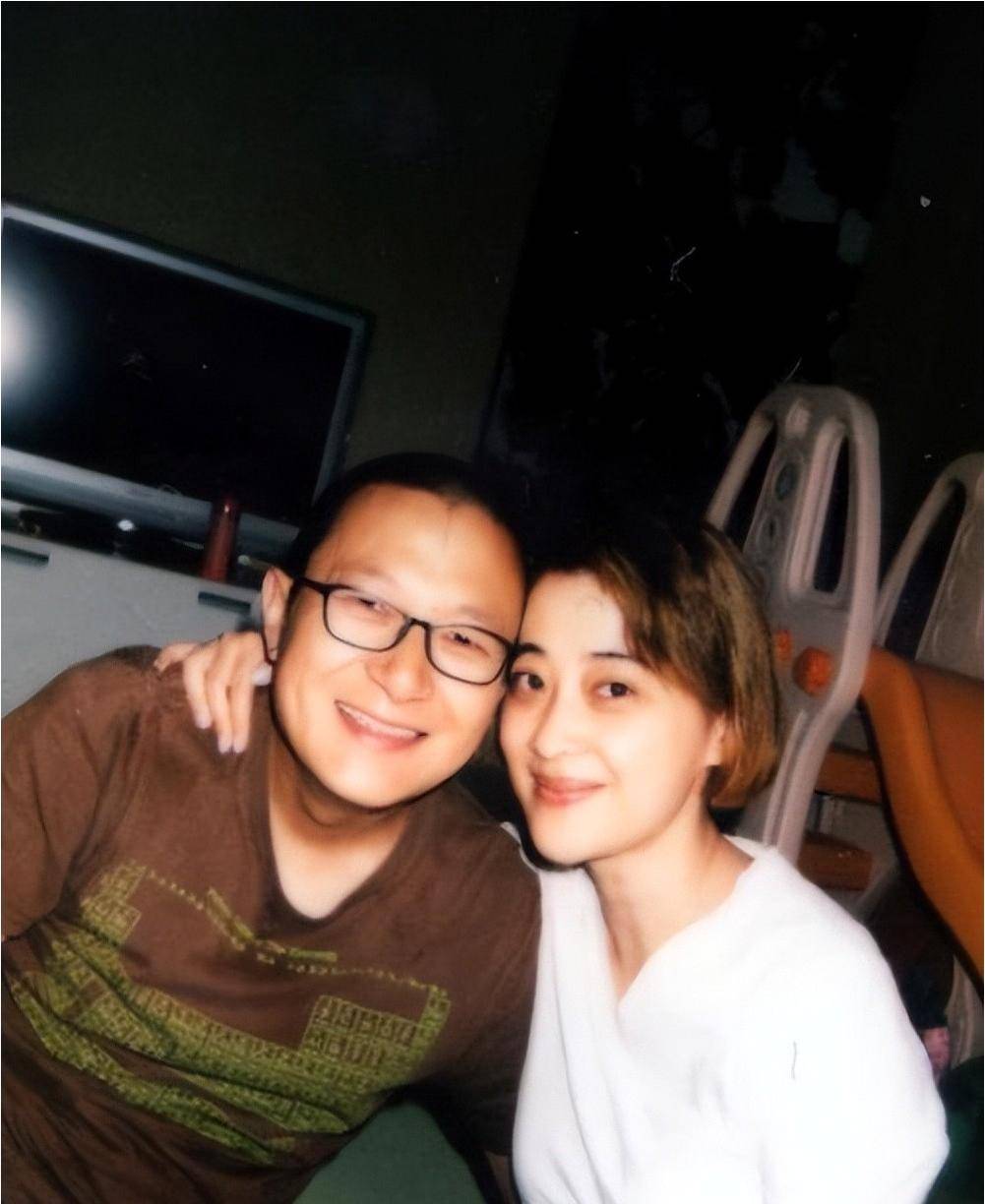 原創51歲梅婷現狀：帶兒子老公赴美旅遊，未見女兒，素顏晨跑無人識