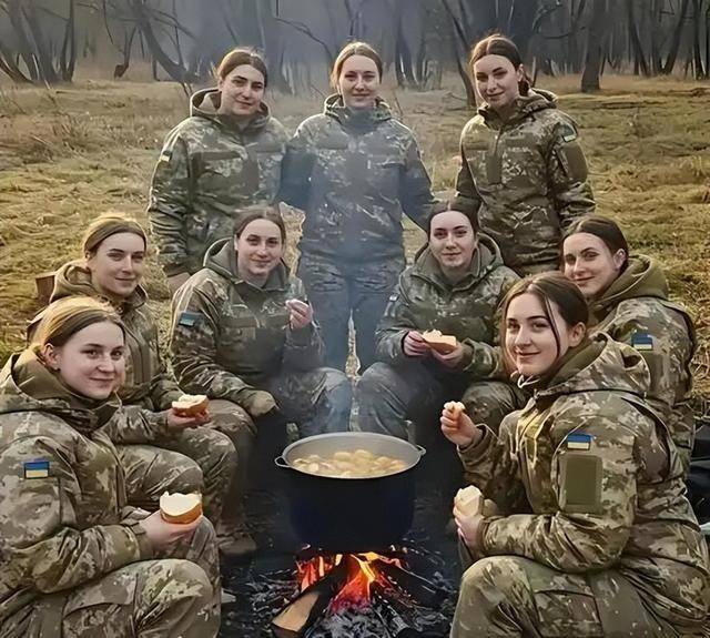 原創220萬逃兵壓垮前線，烏克蘭倒計時徵召女性，英國專家斷言澤連斯基退路已絕