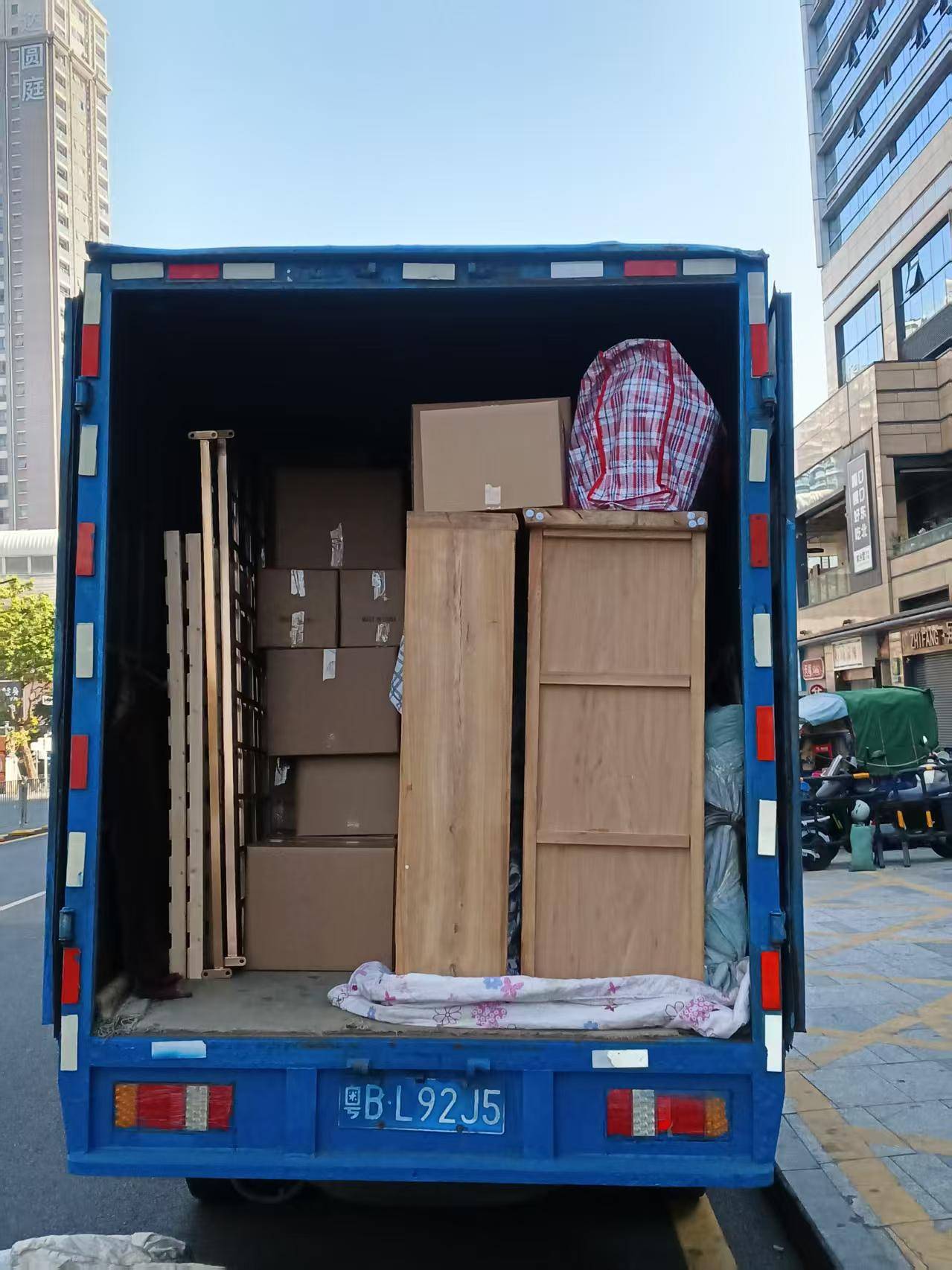 福田搬家公司推薦：深圳福田搬家怎麼選？企業搬遷 + 居民搬家全攻略