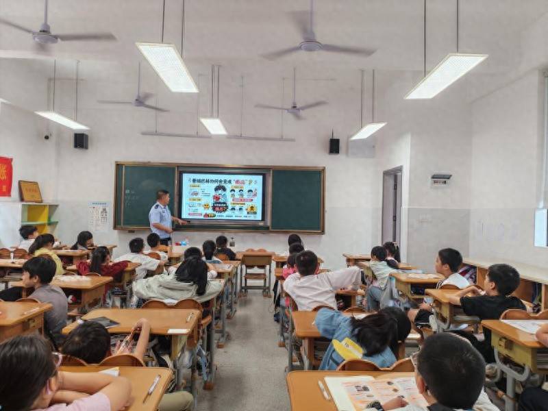 “青春至美·湘伴無毒”開學第一課 禁毒宣講走進瀏正街小學
