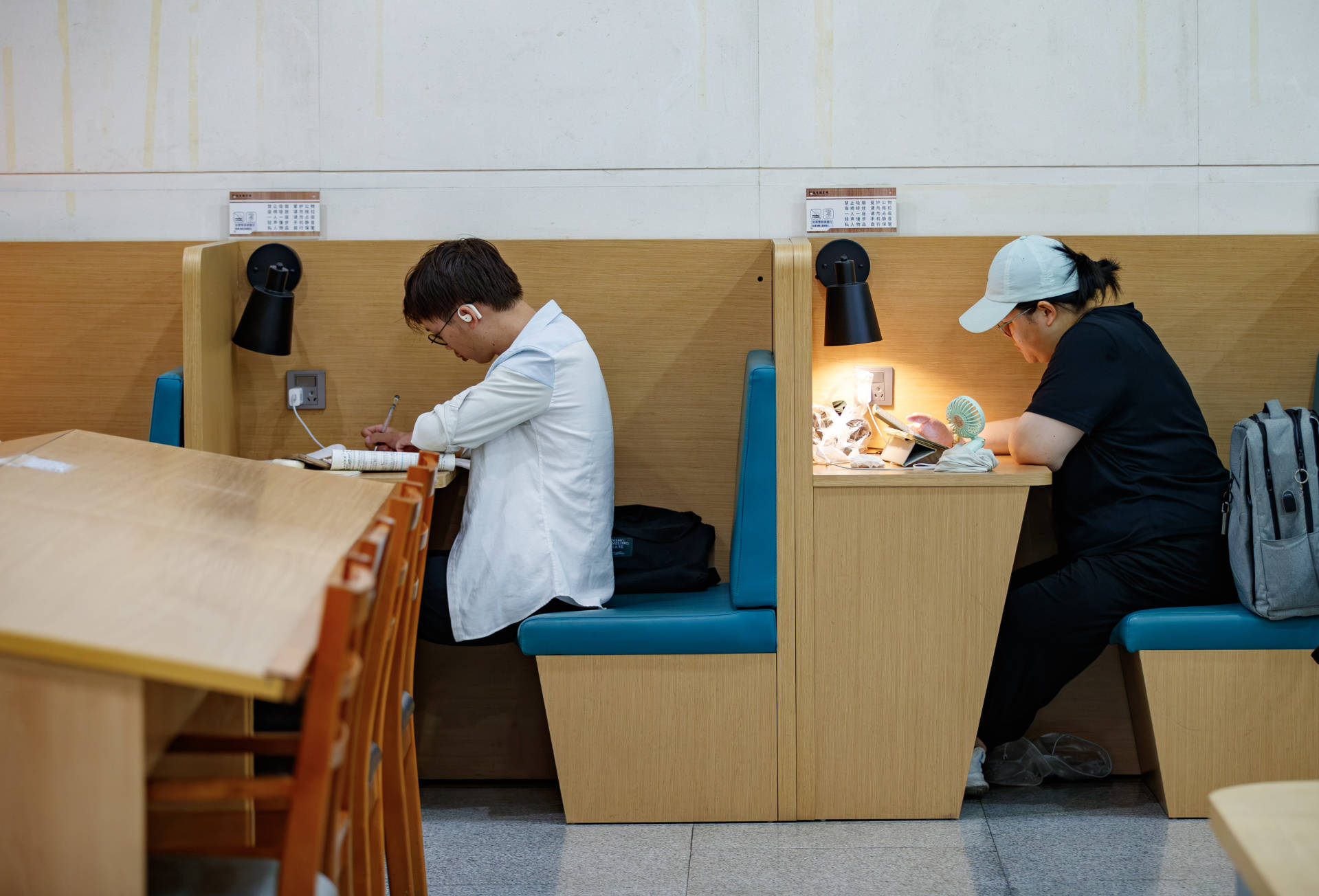 秋韻潤書香 成都圖書館老館鬧市聚人氣
