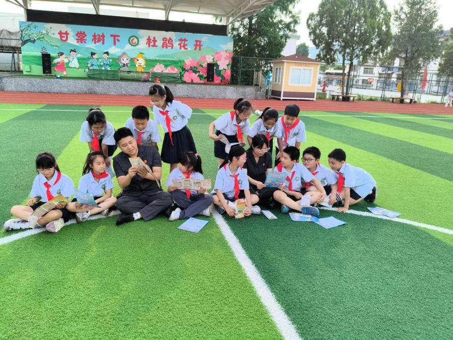 黃山腳下這所小學，捧回一塊“國字號”金牌——甘棠小學獲評首批“全國依法治校示範校”側記