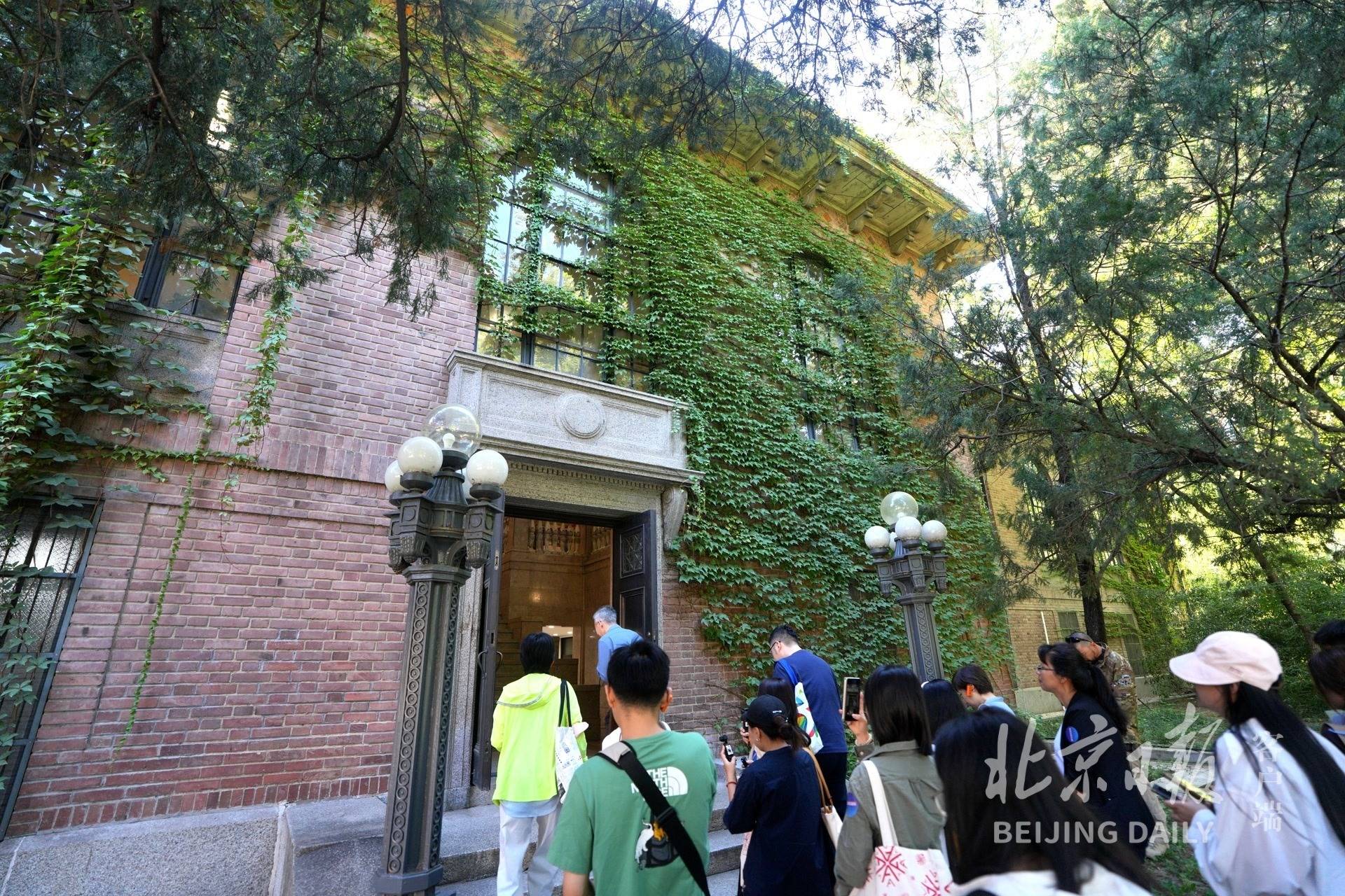 清華百年建築藏著“立體的學術史”！錢鍾書在此放言“橫掃圖書館”