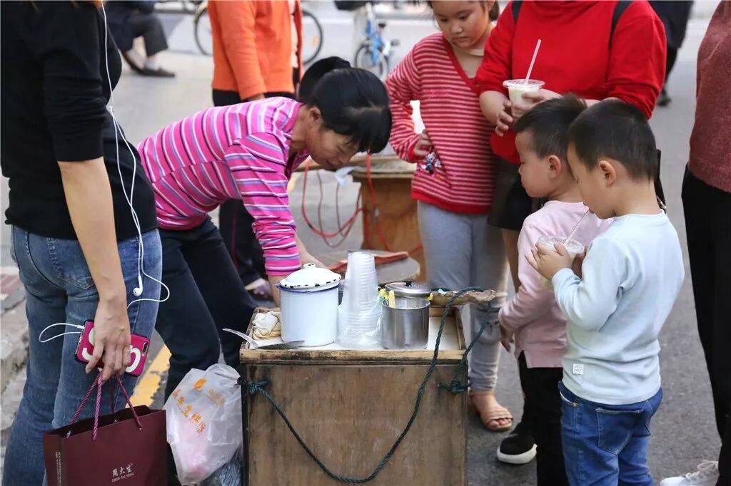 這10家讓人慾罷不能的“阿姨美食”，竟然撐起了廈門美食江湖的半邊天！