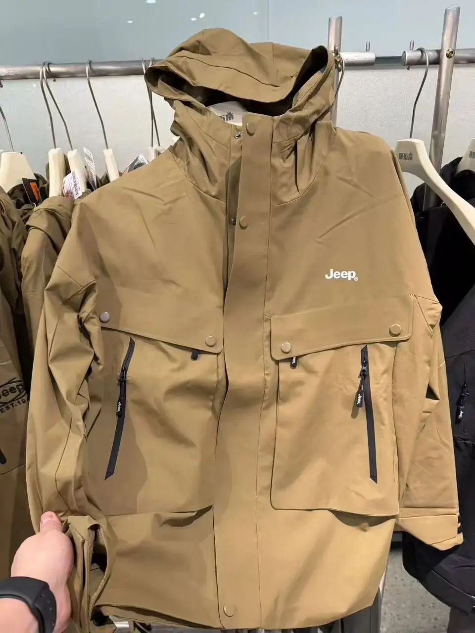 明天開業！200000件大牌服飾倉儲特賣，0.5折起！