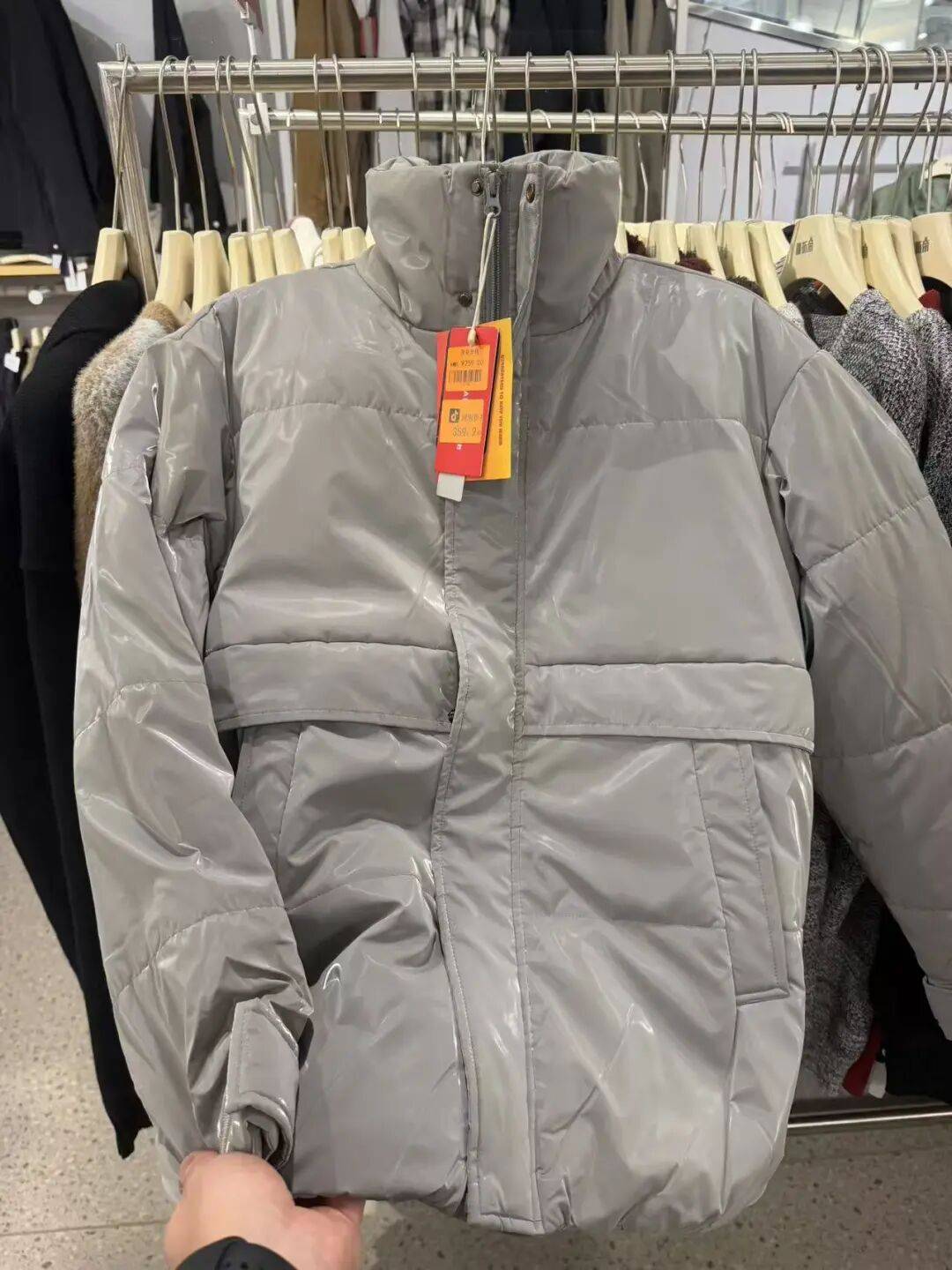 明天開業！200000件大牌服飾倉儲特賣，0.5折起！