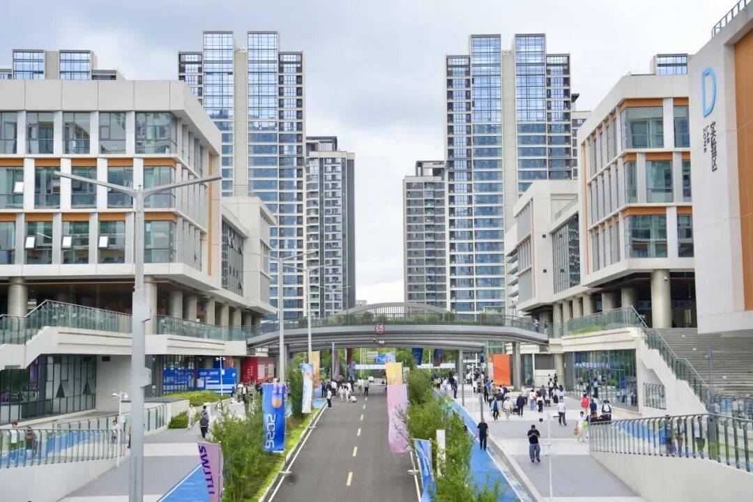 成都首個！這所大學迎來首屆新生！