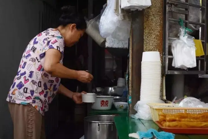 這10家讓人慾罷不能的“阿姨美食”，竟然撐起了廈門美食江湖的半邊天！