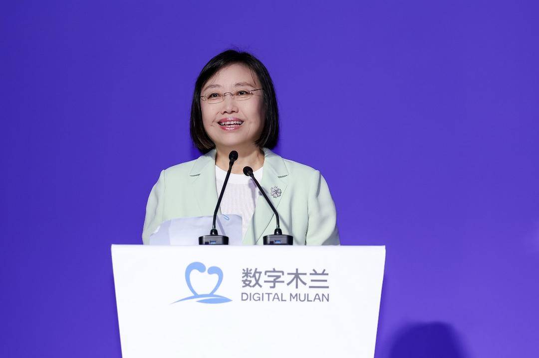 外灘大會熱議 AI 時代女性力量，從“為她所用”到“由她創造”